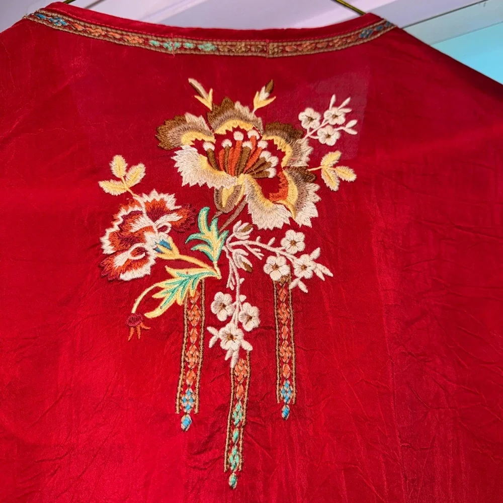 Johnny Was Size M Red Embroidered Women’s Blouse - Picture 8 of 8
